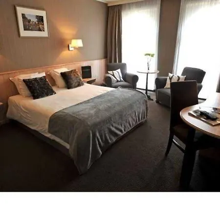 Flanders Hotel